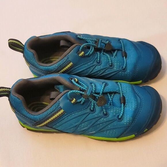 - Girls Keen waterproof shoes size 2 - Picture 1 of 6